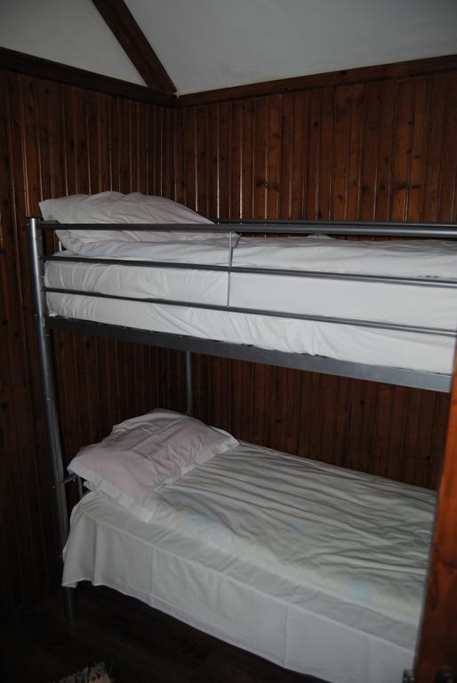 Cornul Vanatorului Bungalows Piteşti Quarto foto